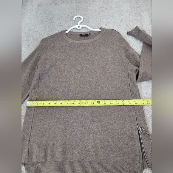 Women Sweater - Picture 3 of 4